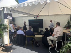 conference chapiteau ecran organisation