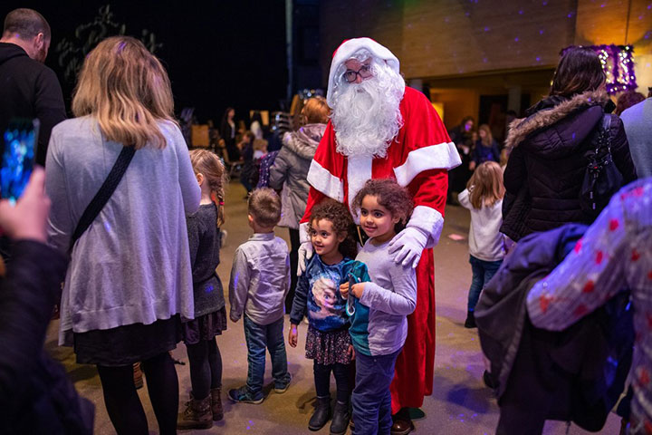 Arbre de Noël et fête des enfants